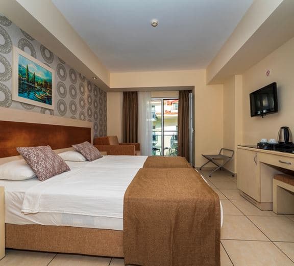 STANDARD ROOM WITH BALCONY Номери