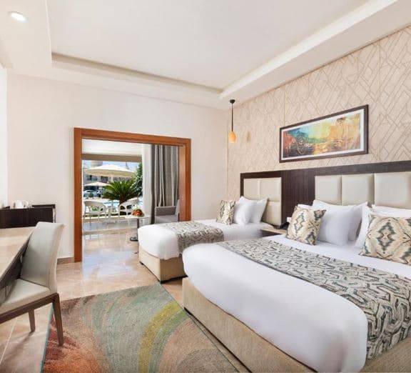Family Room Sliding Door Pool / Garden View (EX. Family Room Bunkbed) Номери