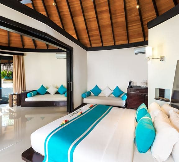 Family Deluxe Beach Villa with pool Номера