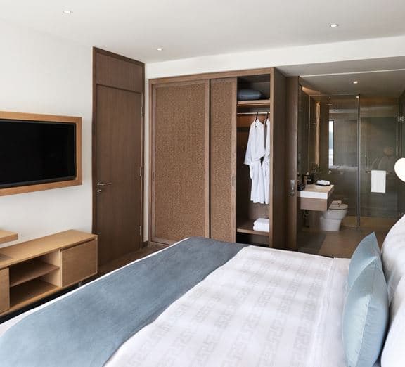 SUPERIOR SUITE 1 KING BED BALCONY [AI] Номери