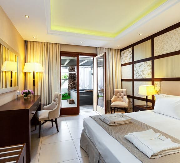 Premium Suite Family with Jacuzzi Номера