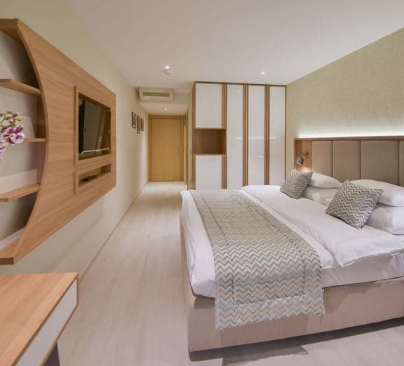SUPERIOR ROOM WITH FRENCH BALCONY Номери