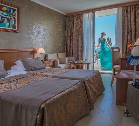 STANDARD ROOM WITH BALCONY Номери