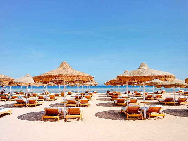 Недорогі готелі для спокійного відпочинку в Єгипті на першій лінії моря