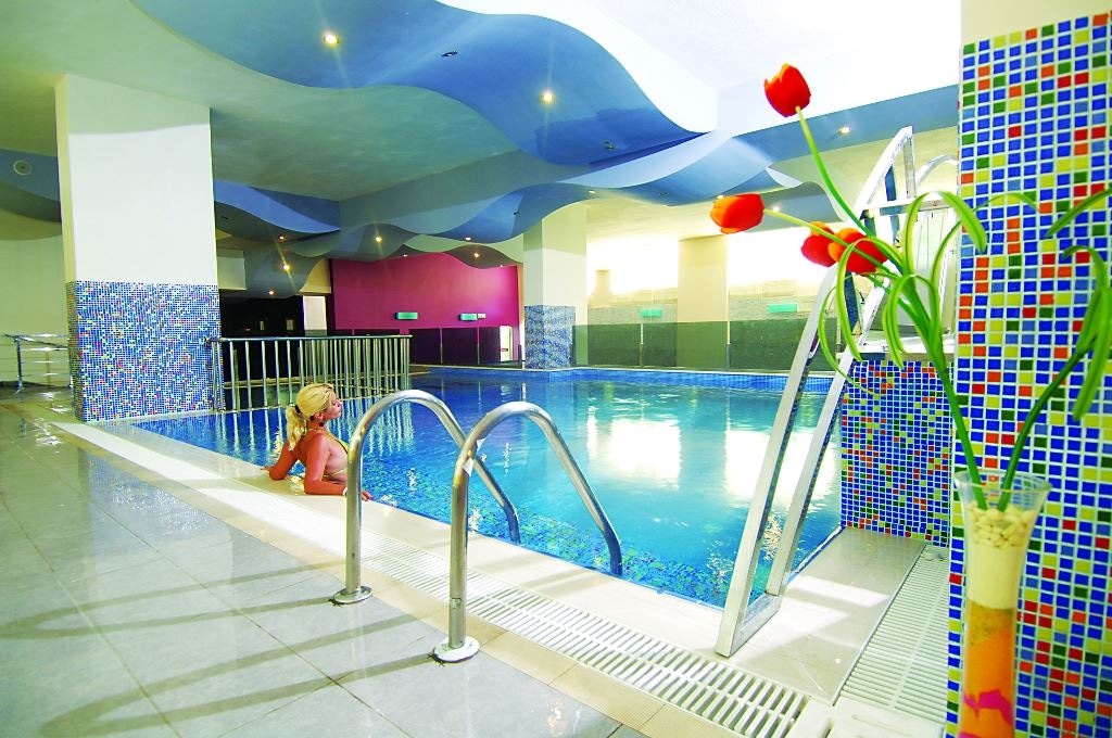 pools-indoor-pool