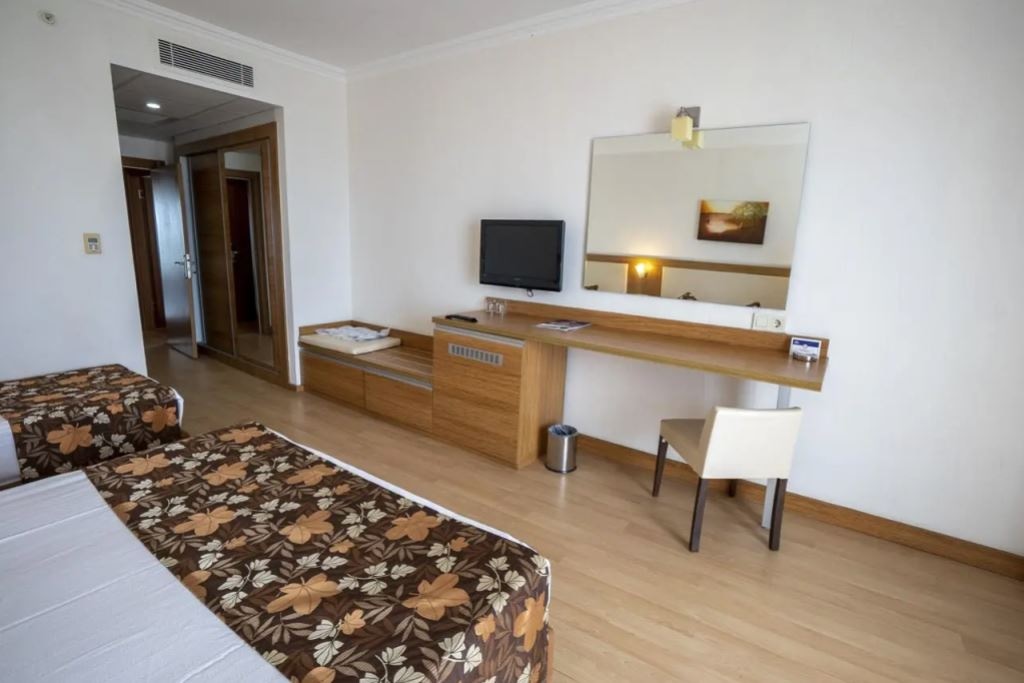 rooms-family-two-bed-room