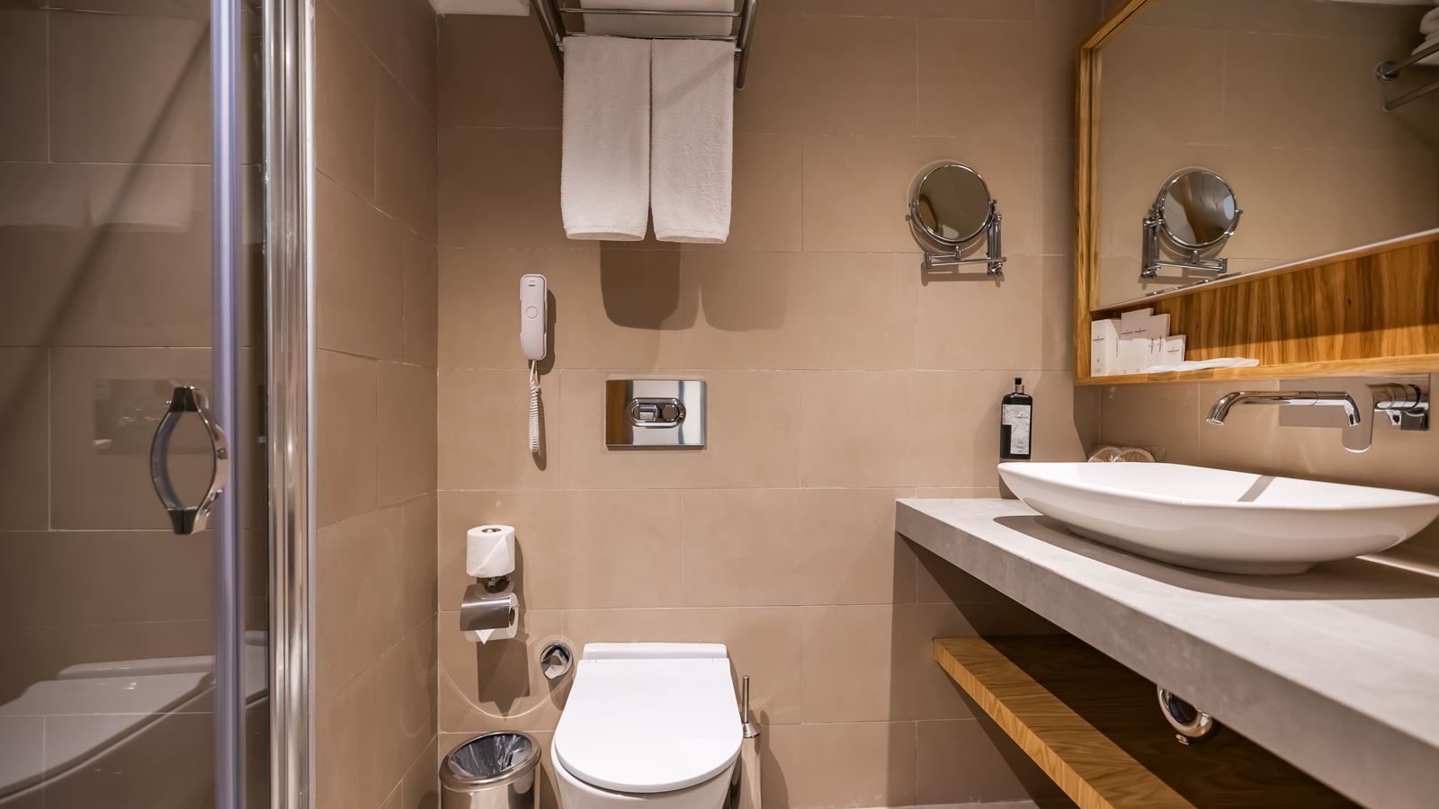 rooms-family-room-3-rooms