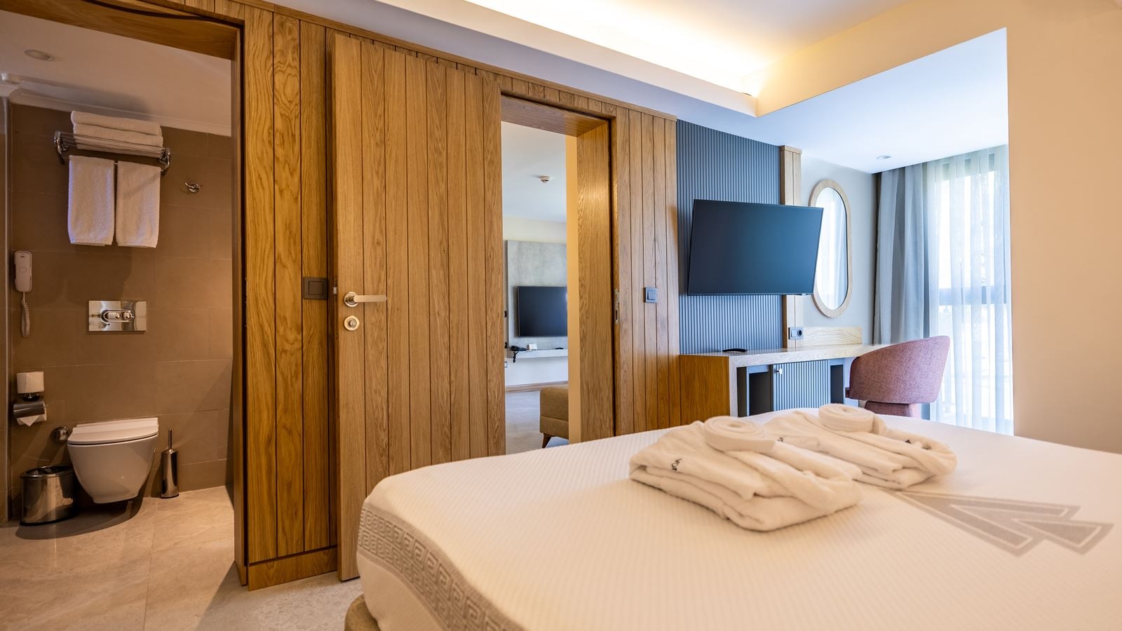 rooms-family-room-3-rooms