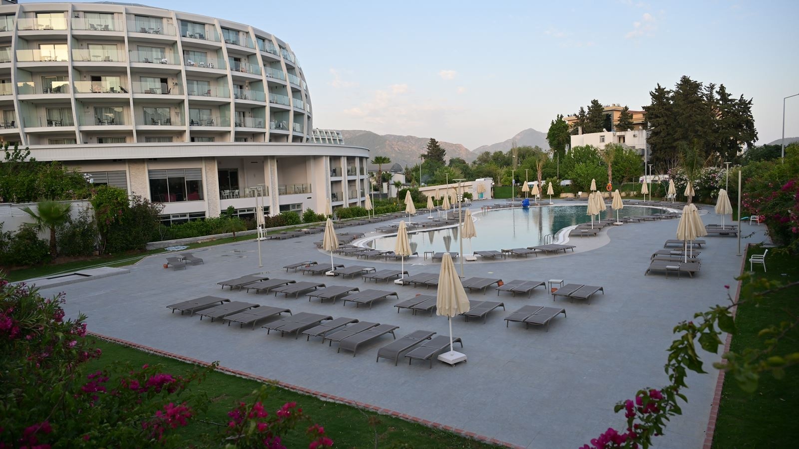 pools-outdoor-pool