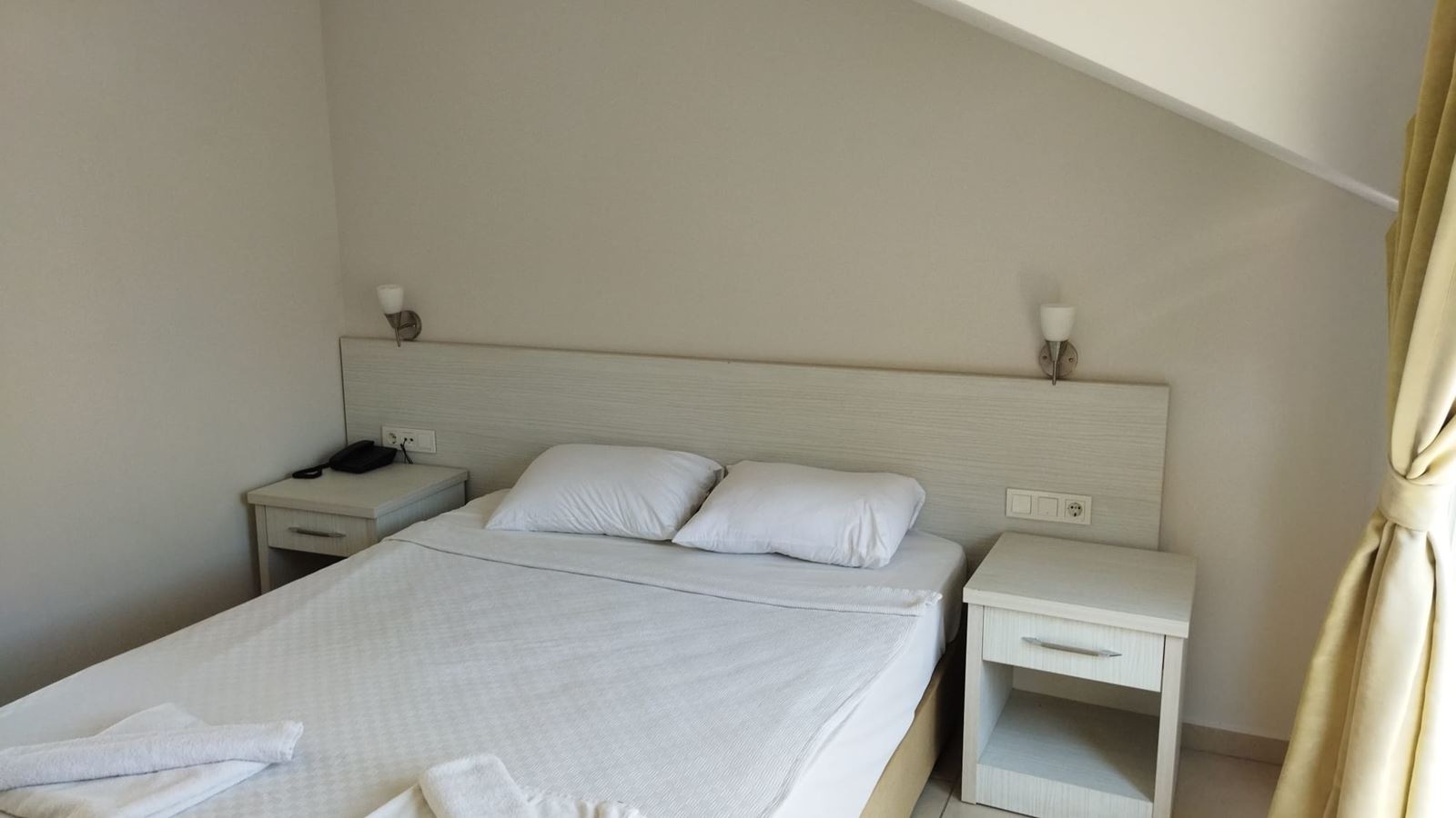 rooms-standard-room