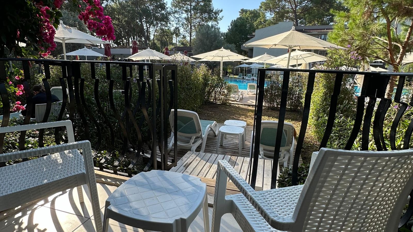 rooms-kimeros-family-room