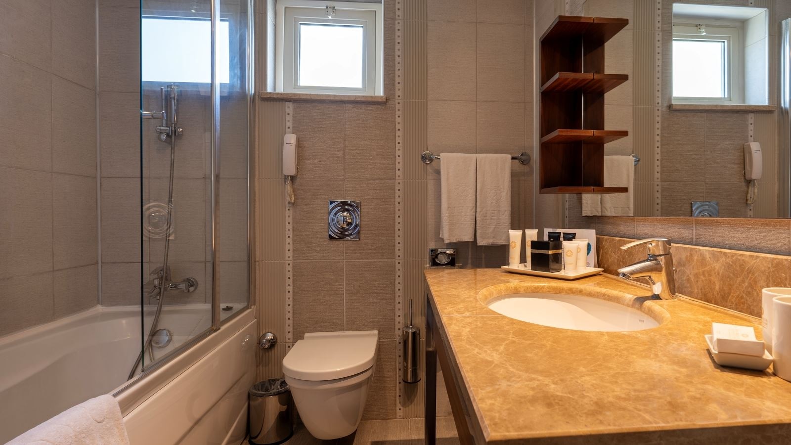 rooms-deluxe-room-2+2