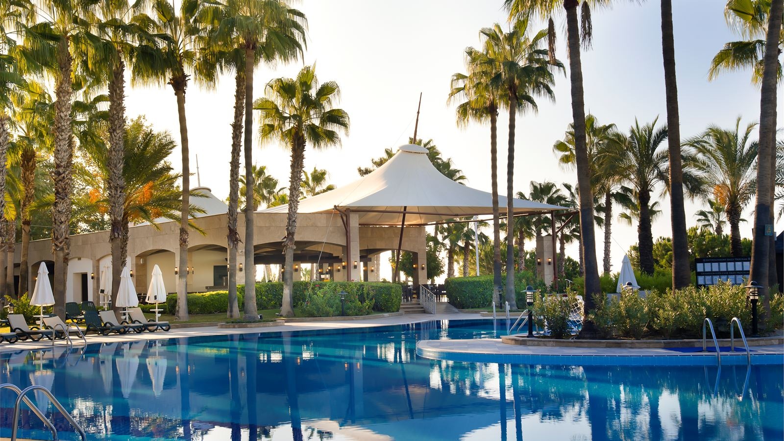 bars-palm-pool-bar