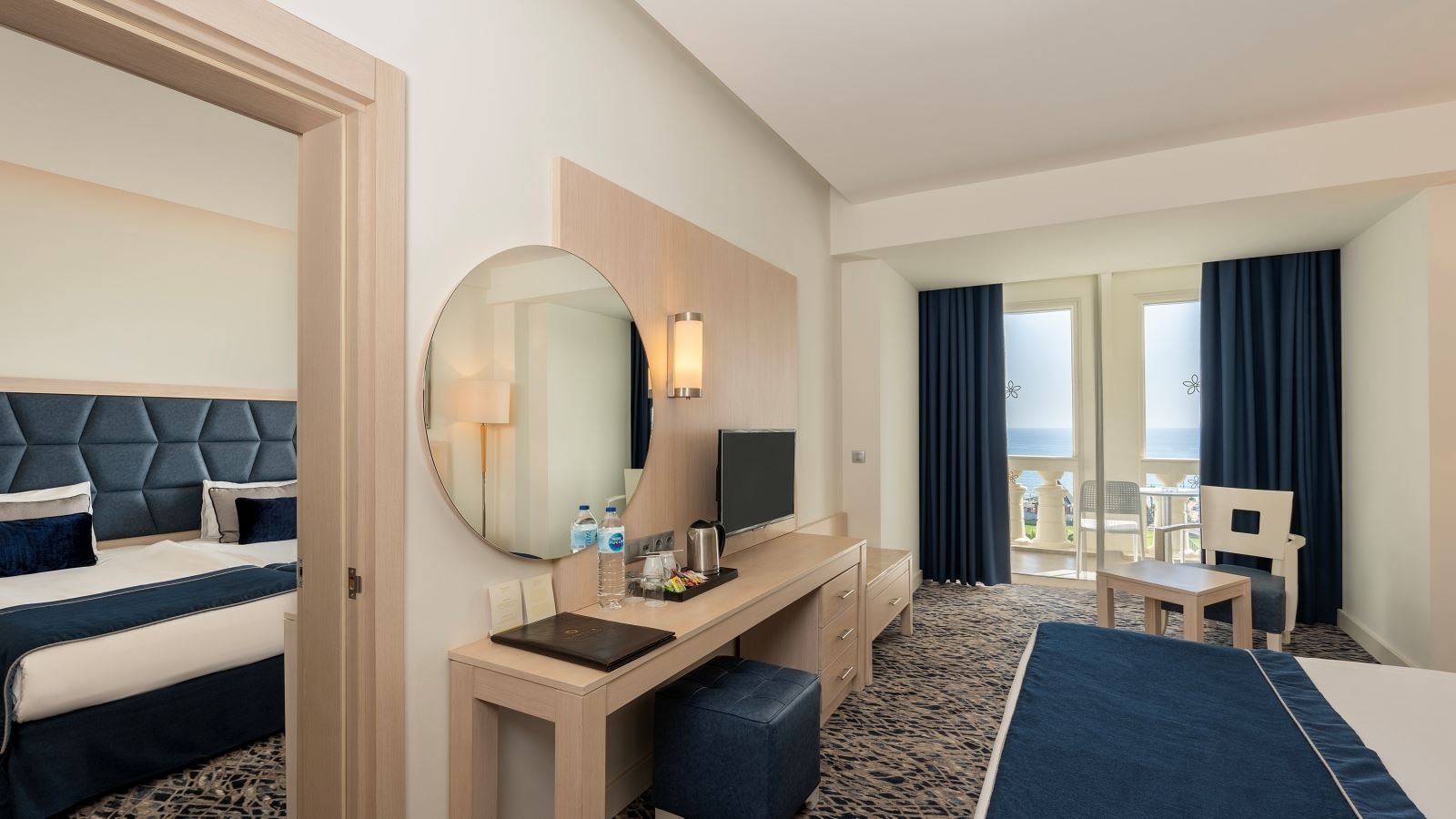 rooms-connection-room-garden-view