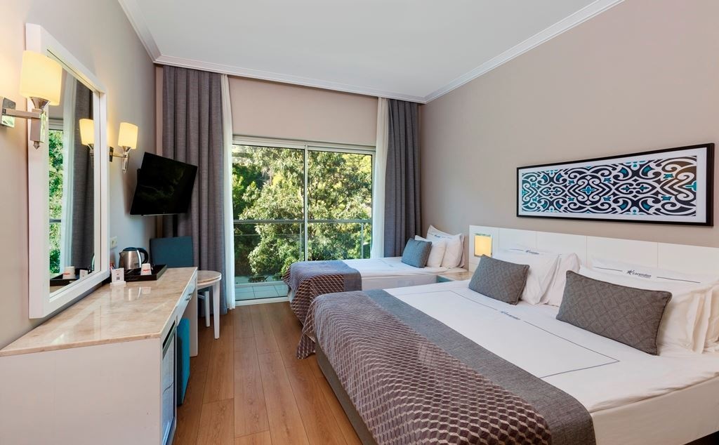 rooms-standard-land-view-room