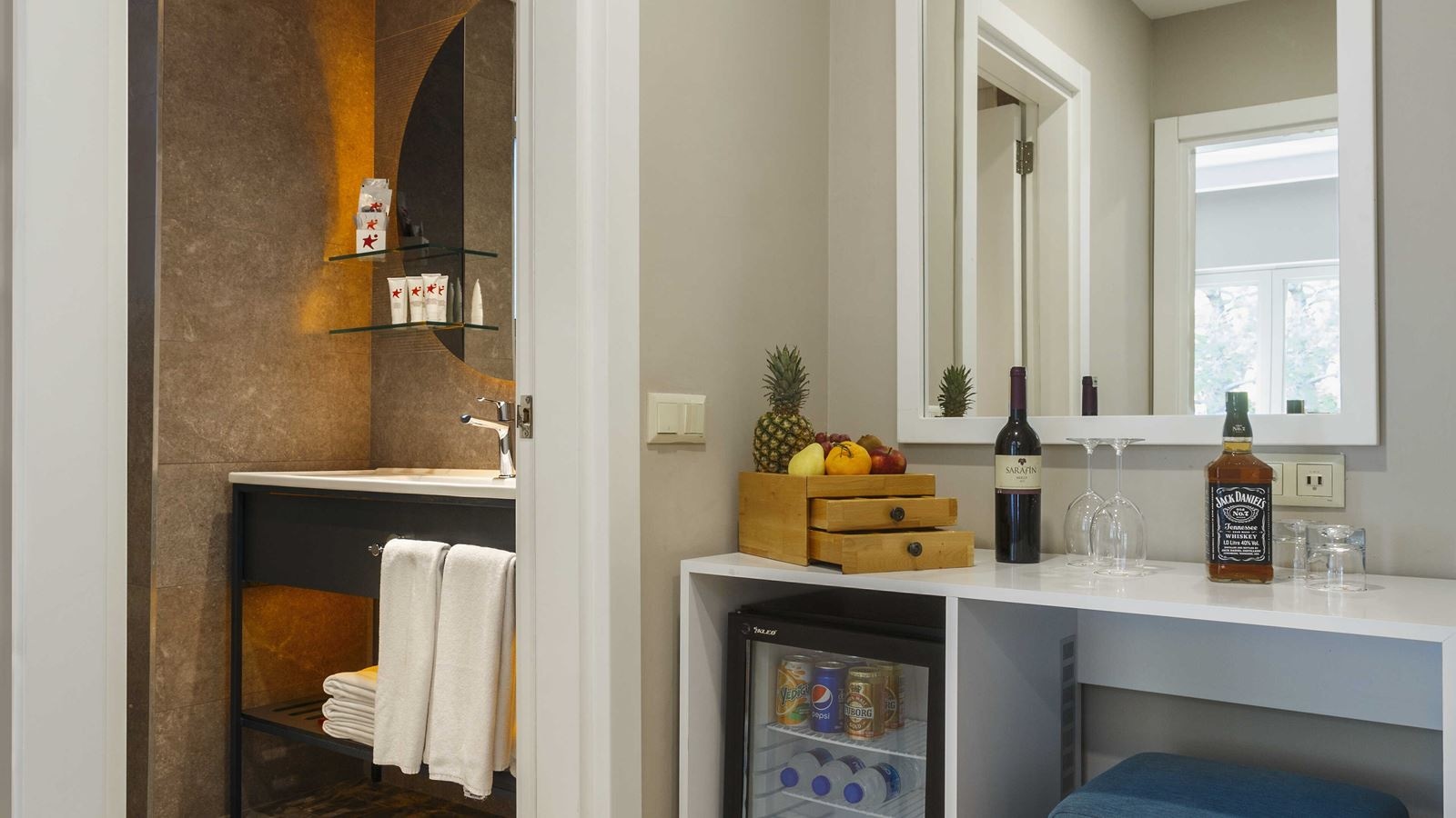 rooms-family-room