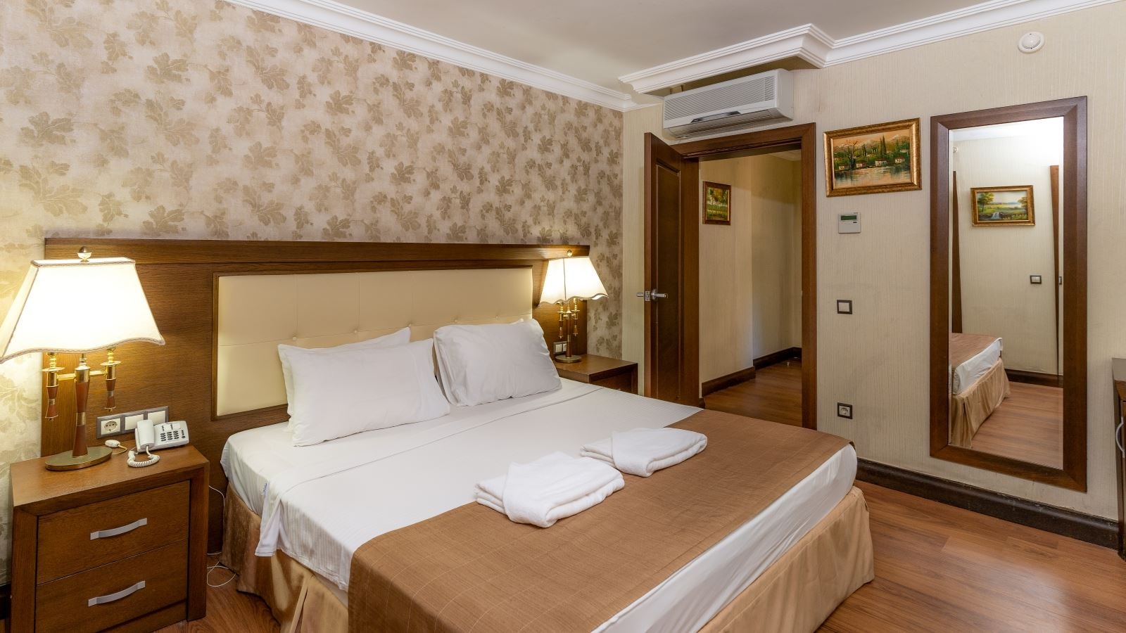 rooms-club-family-room