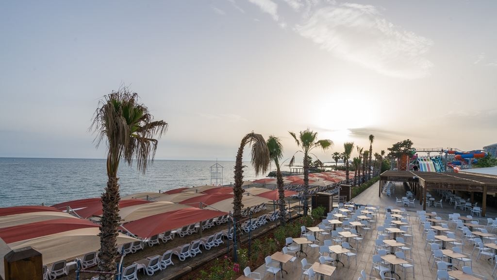 bars-snck-bar-beach