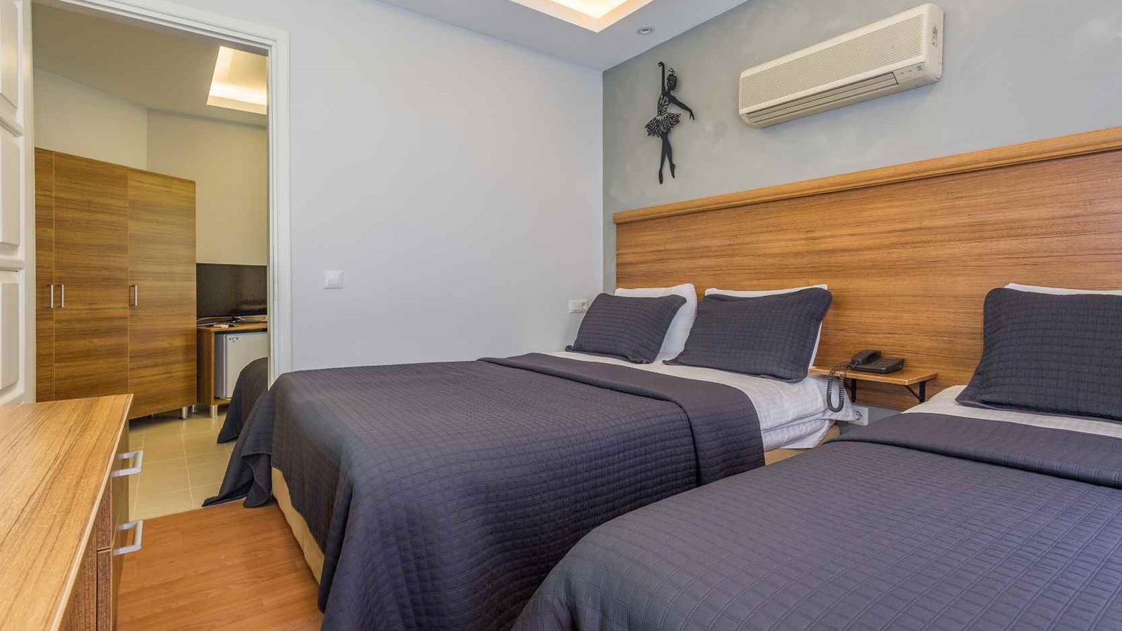 rooms-suite-room