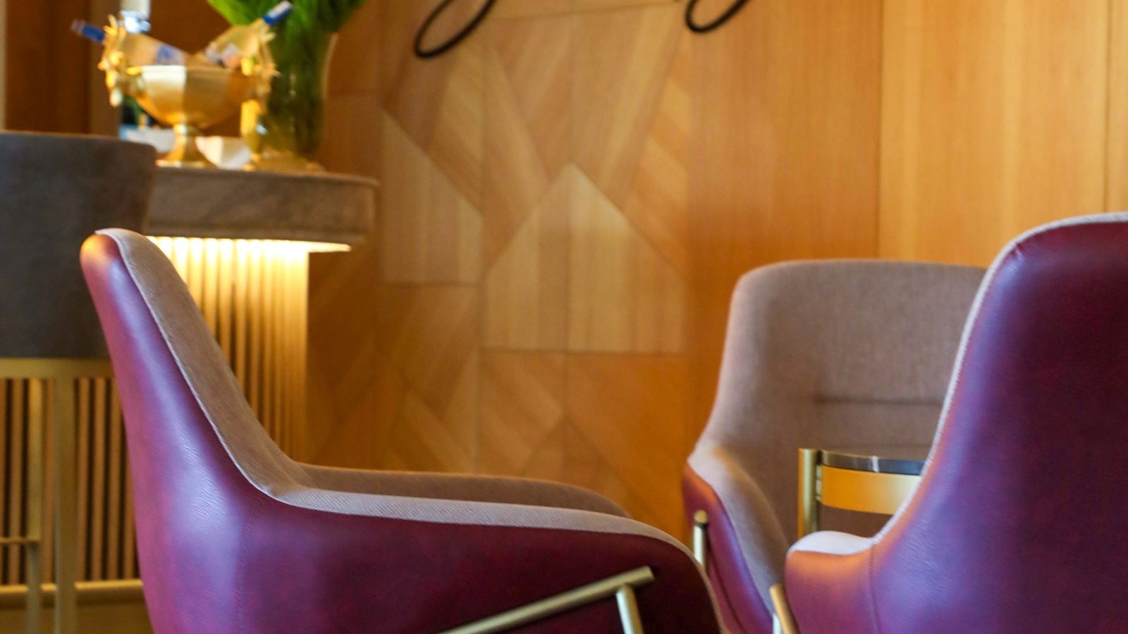 bars-sunset-bar-lobby