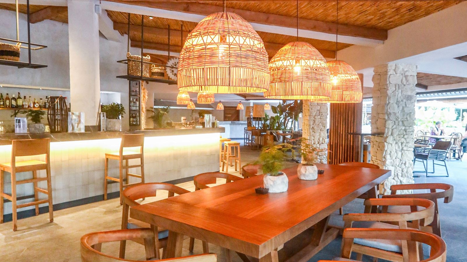 bars-cafe-del-mar-pool-bar