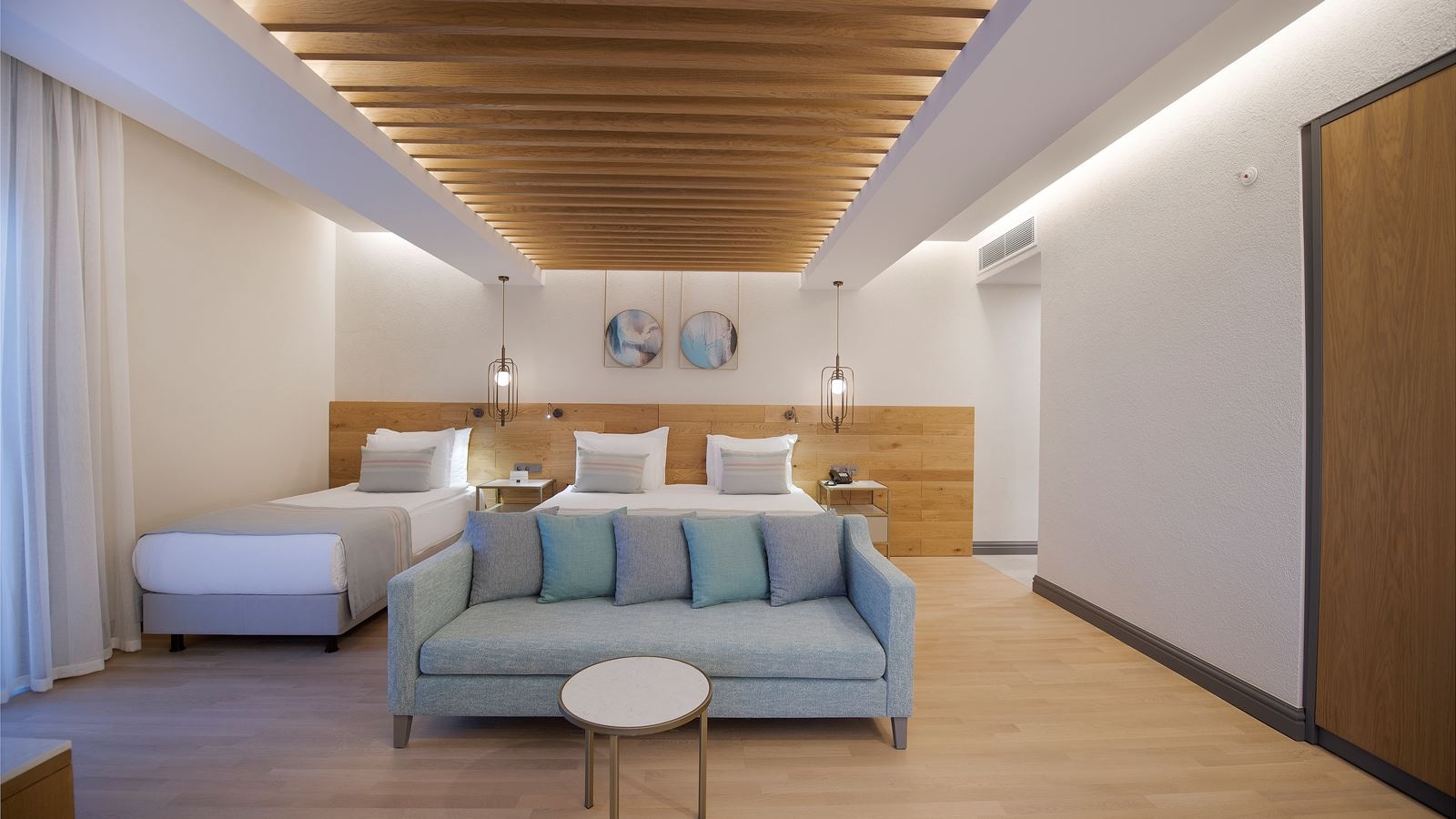 rooms-superior-corner-room