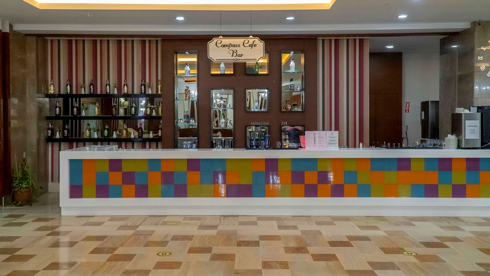 bars-compass-cafe-and-bar