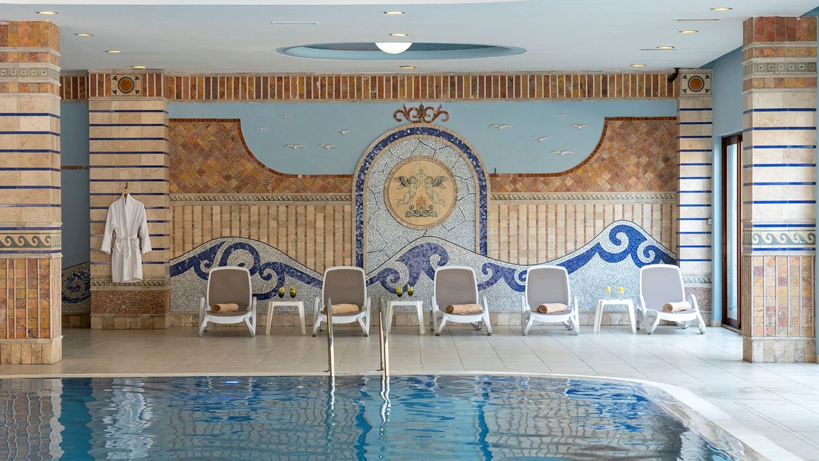 pools-indoor-pool
