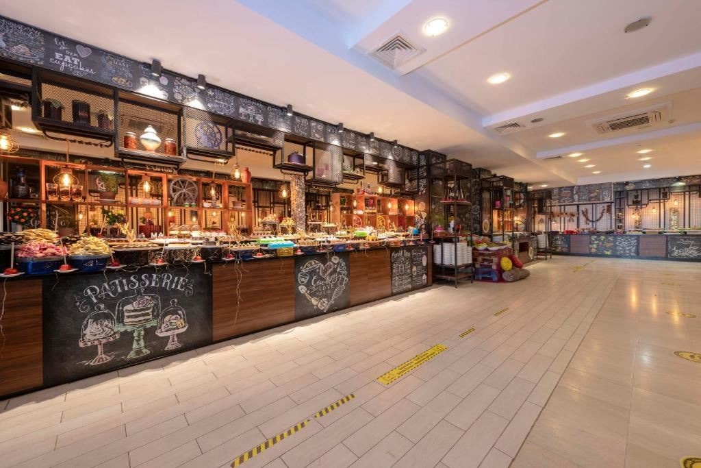 restaurants-rose-main-restaurant