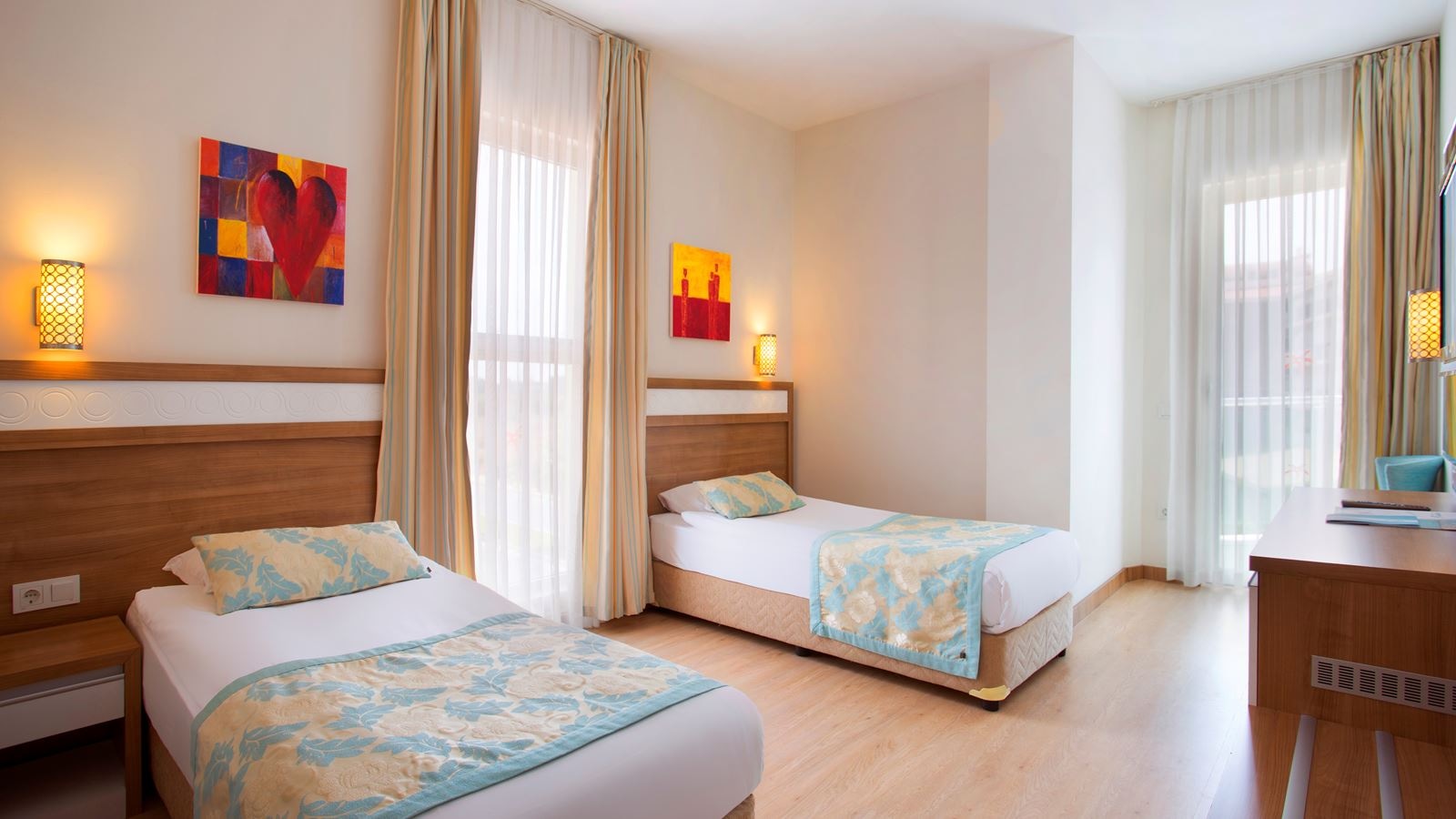 rooms-family-room