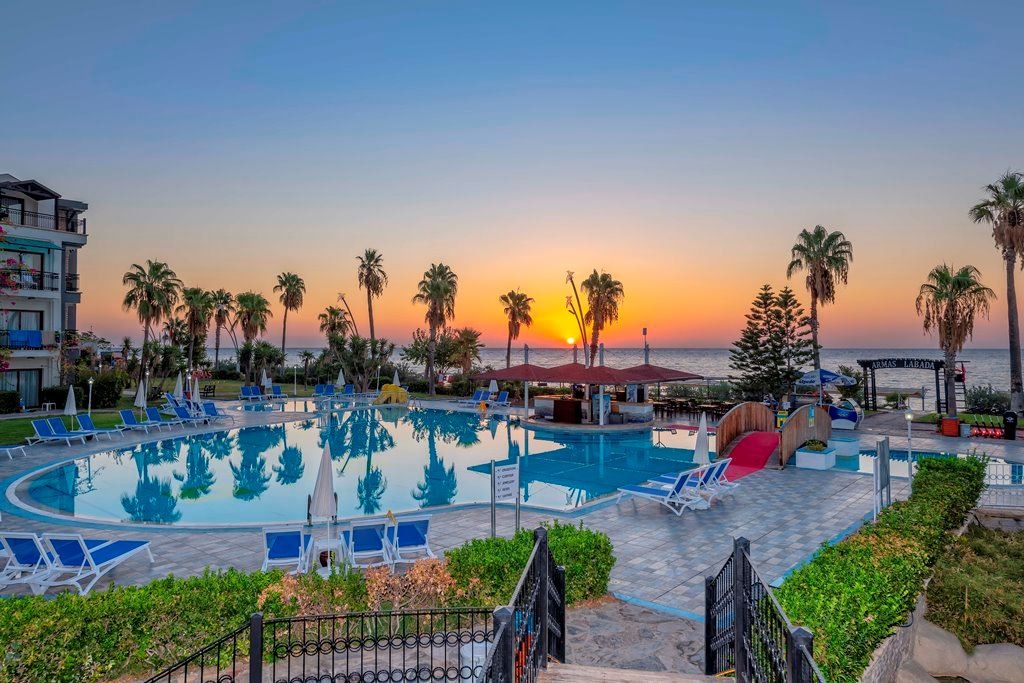 pools-outdoor-pool