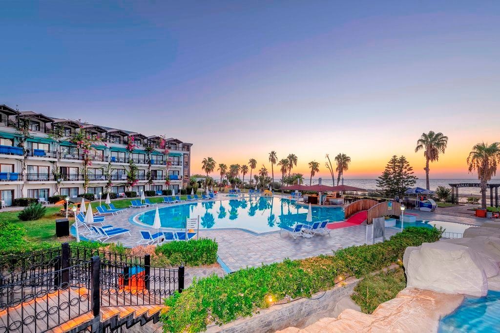 pools-outdoor-pool