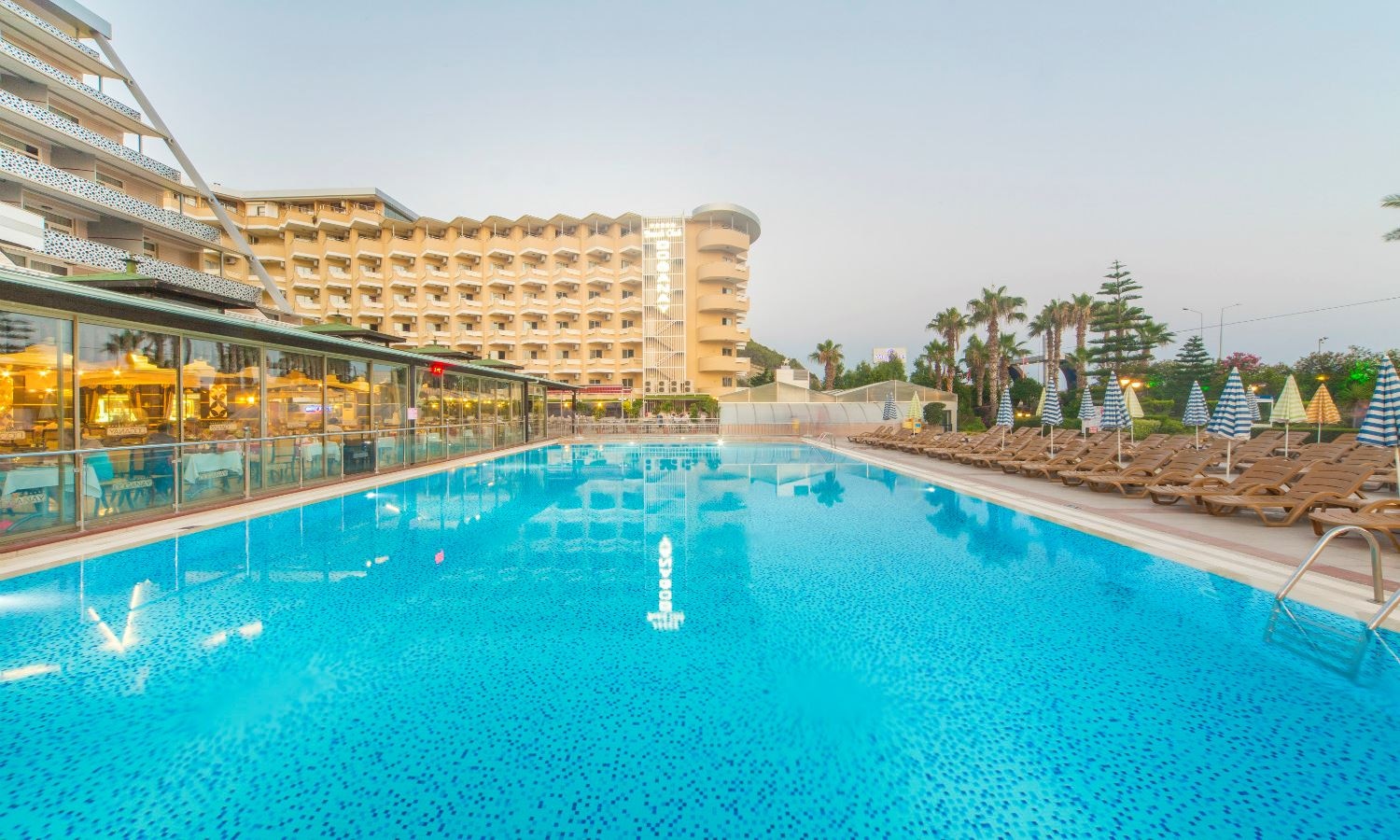 pools-outdoor-pool