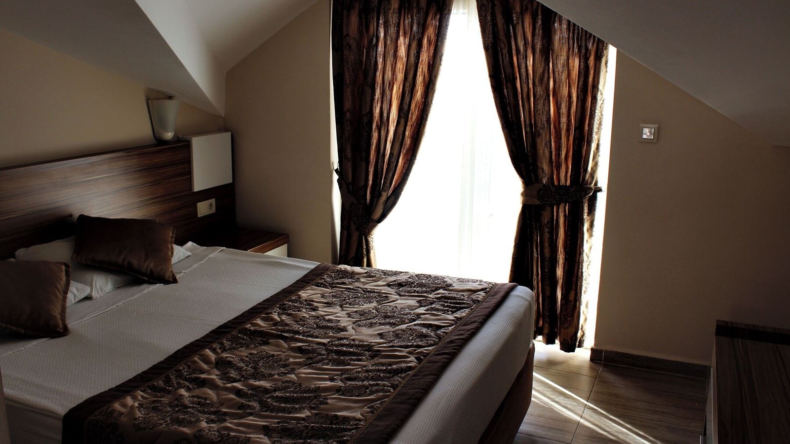 rooms-economy-room