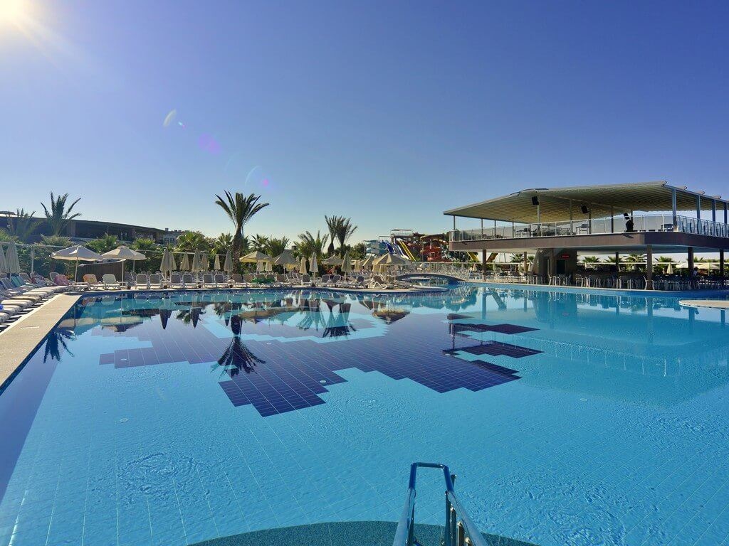 pools-outdoor-pool