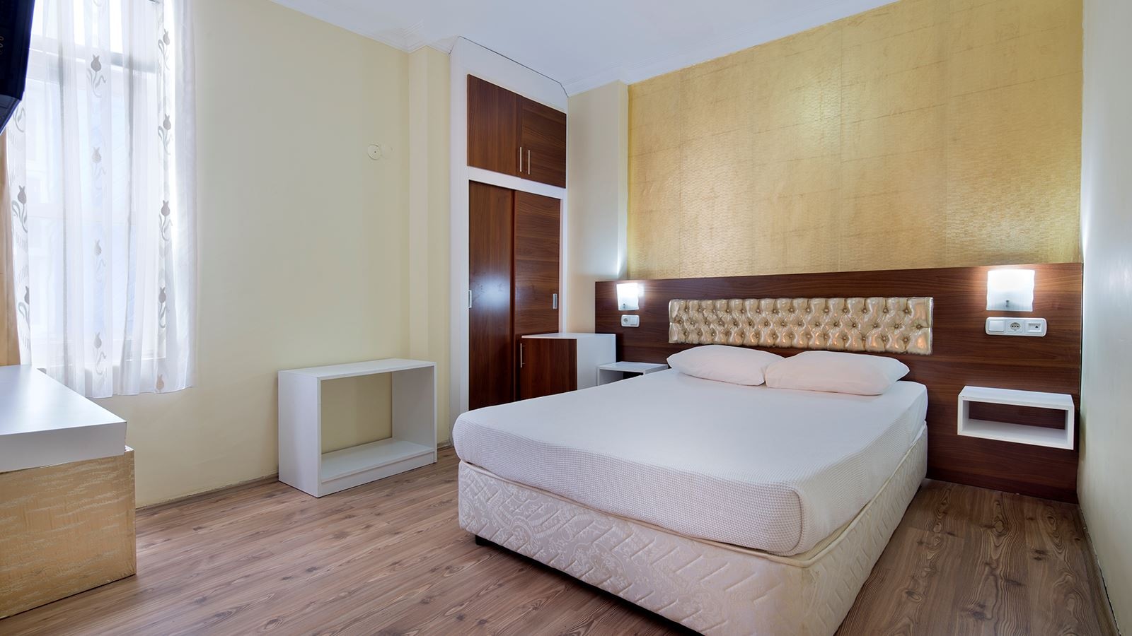 rooms-standard-room