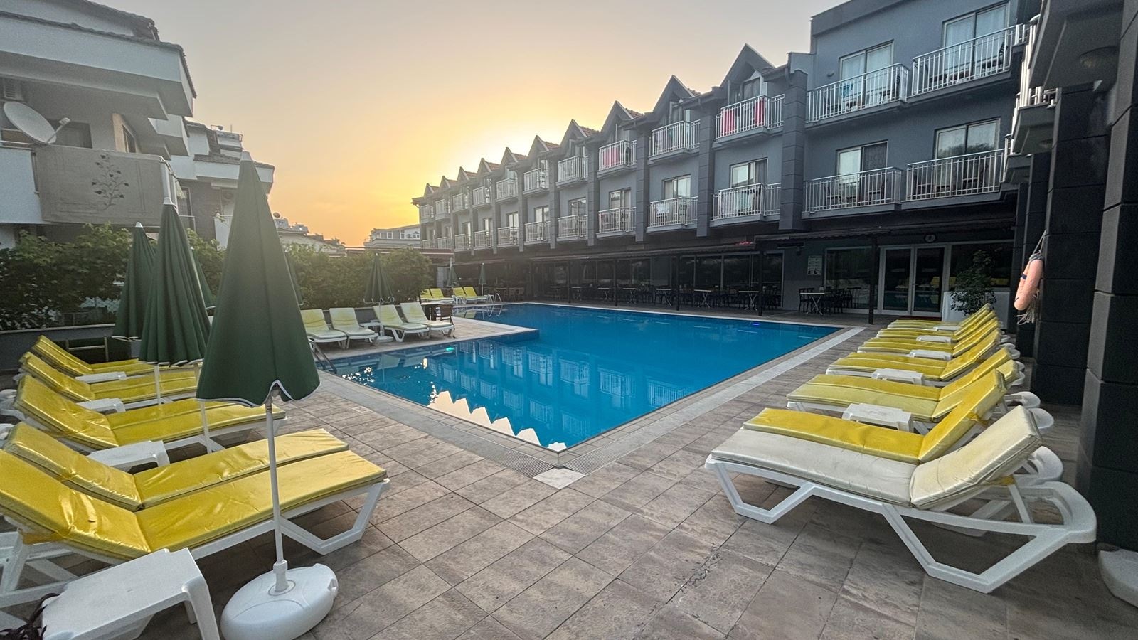 pools-outdoor-pool