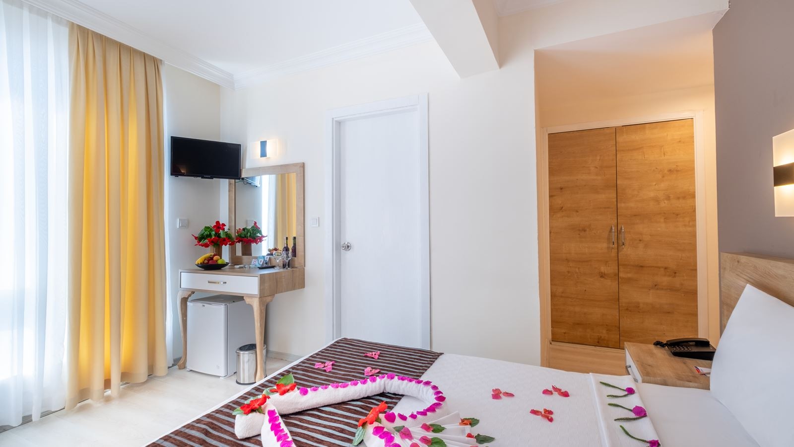 rooms-standard-room
