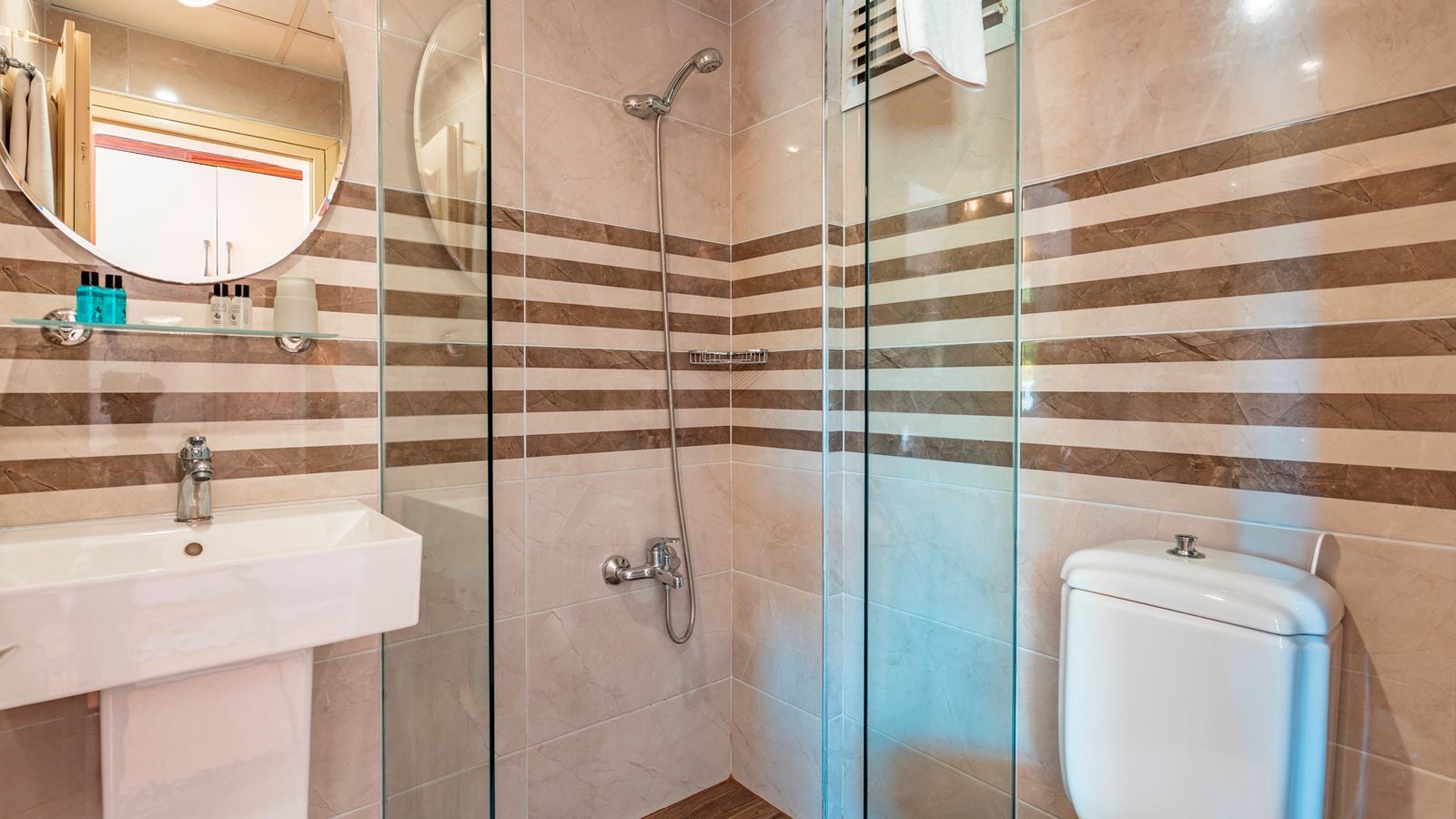 rooms-standard-room