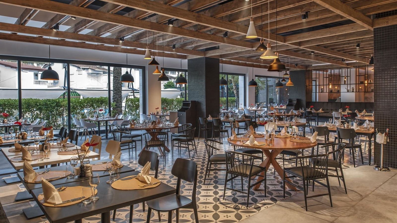 restaurants-restaurants