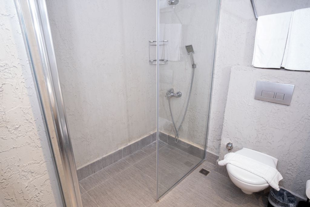 rooms-family-room-2-bedrooms