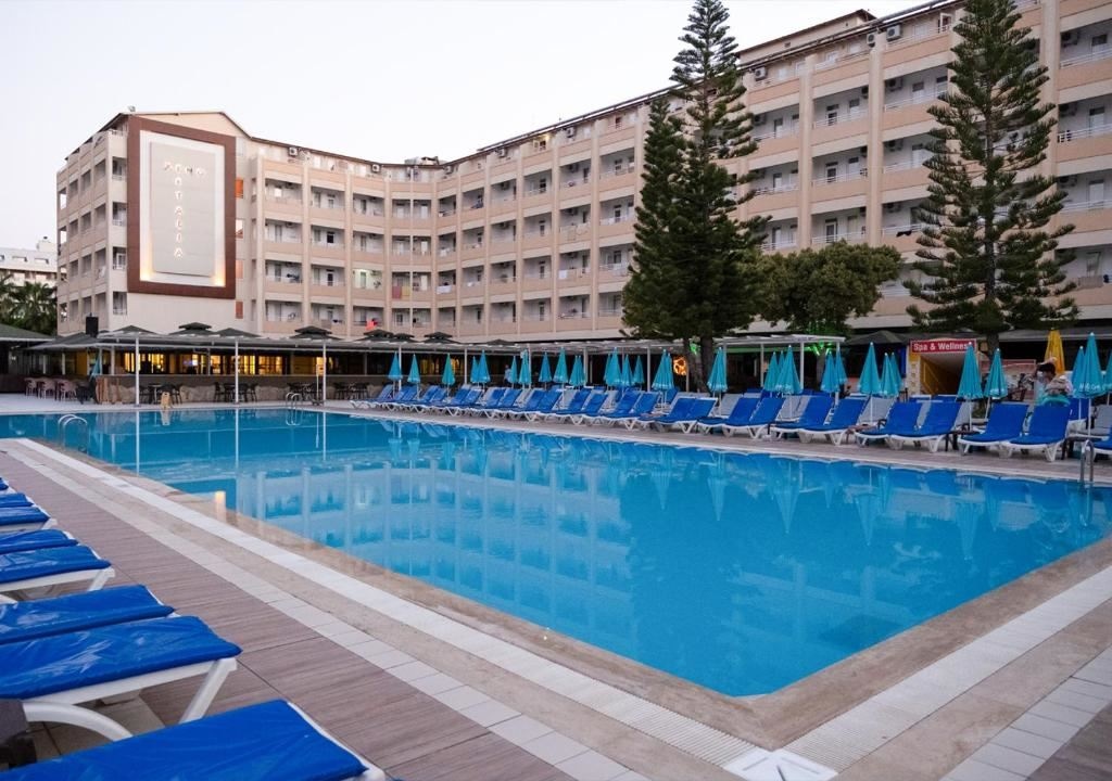 pools-outdoor-pool