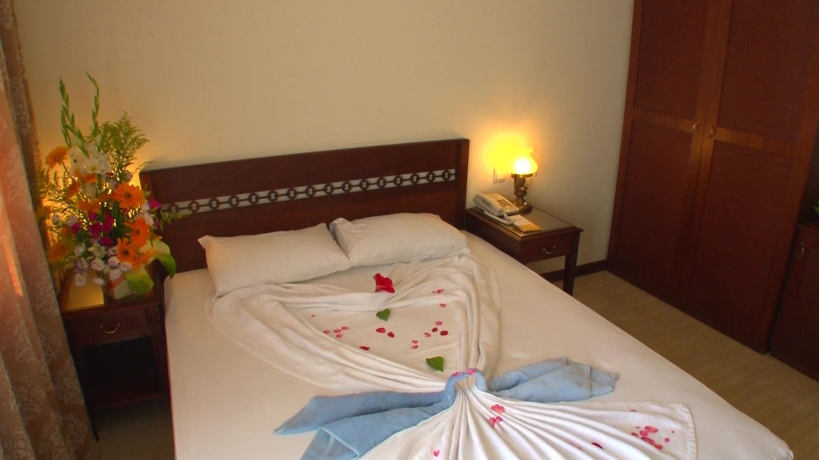 rooms-economy-room