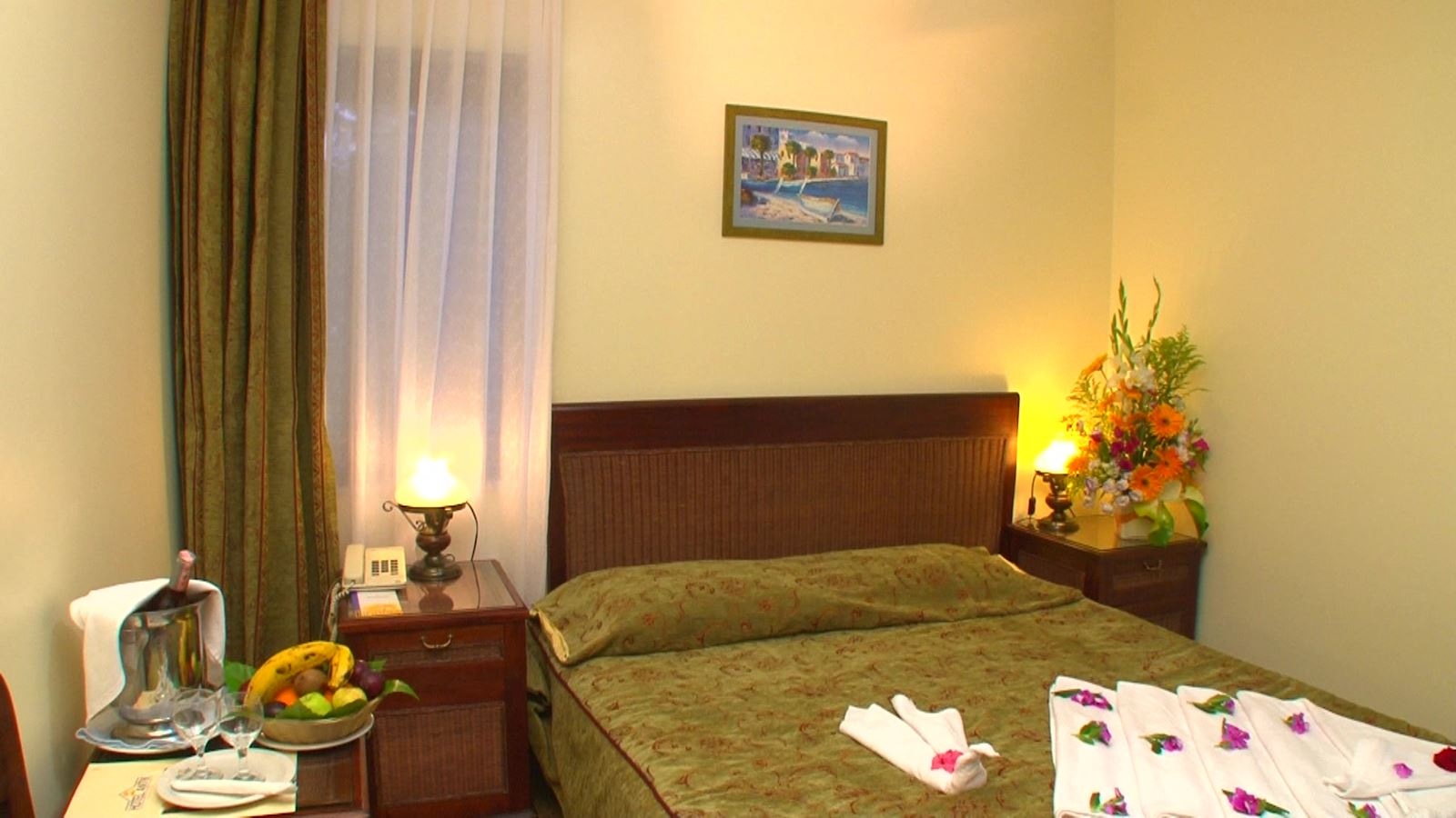 rooms-family-room-garden
