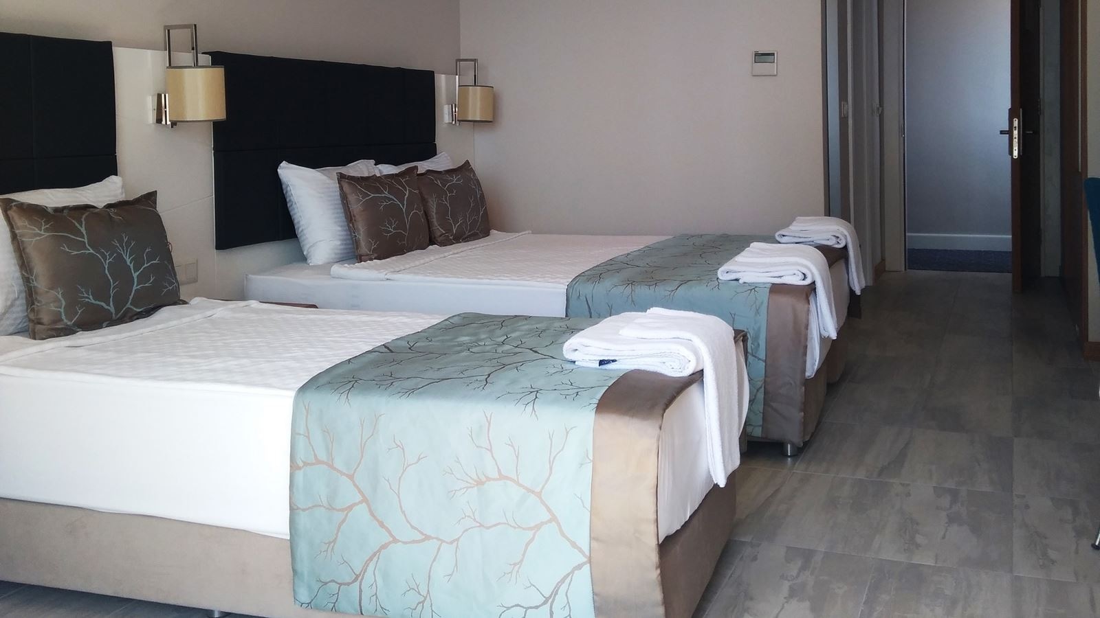 rooms-b-block-standard-room-side-sea-view-with-balcony