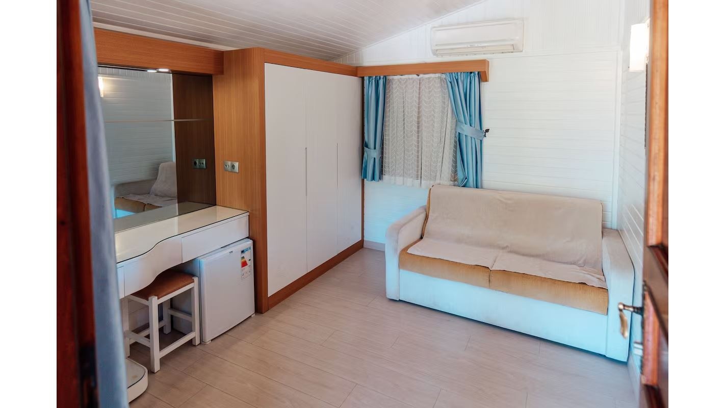 rooms-wooden-bungalow-studio