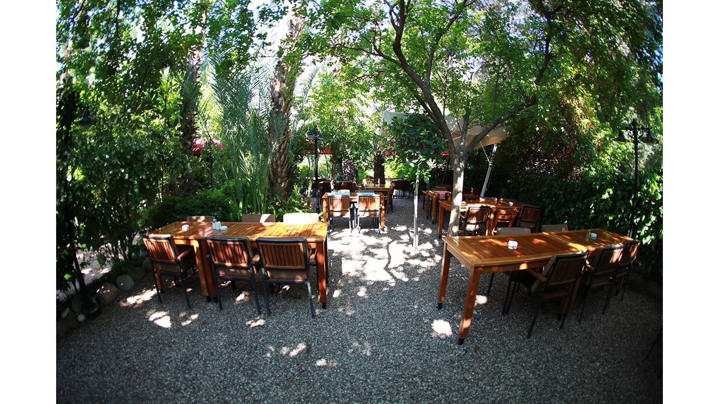 restaurants-azur-hotel-restorant