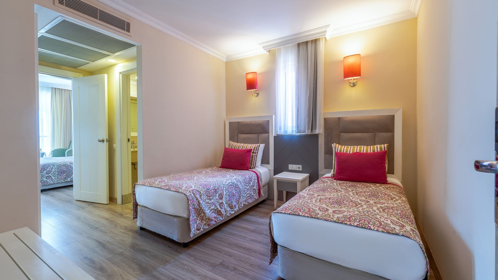 rooms-family-room