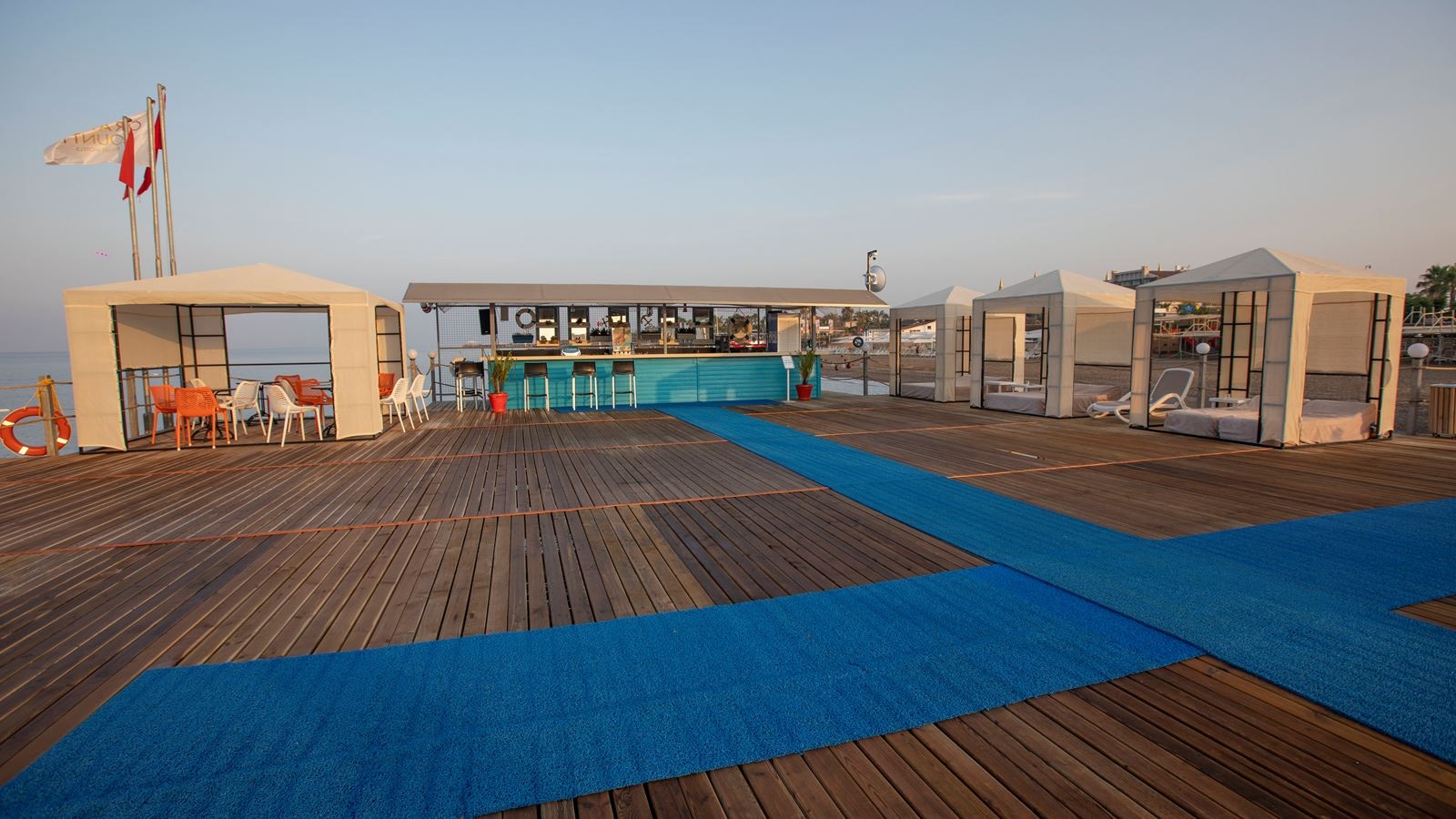 bars-pier-bar