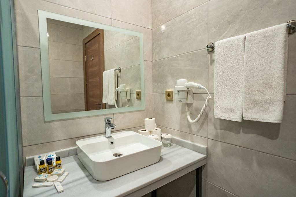 rooms-standard-room-garden-view